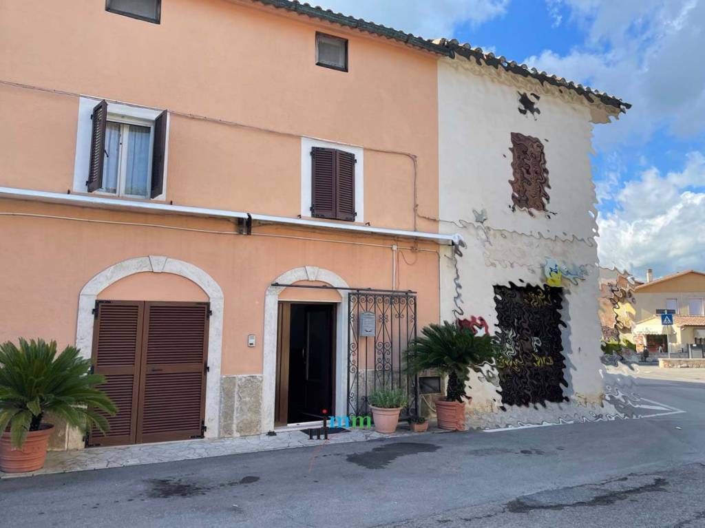 casa indipendente in vendita a Manciano in zona Saturnia