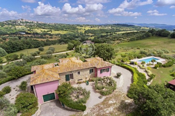 casa indipendente in vendita a Manciano in zona Saturnia