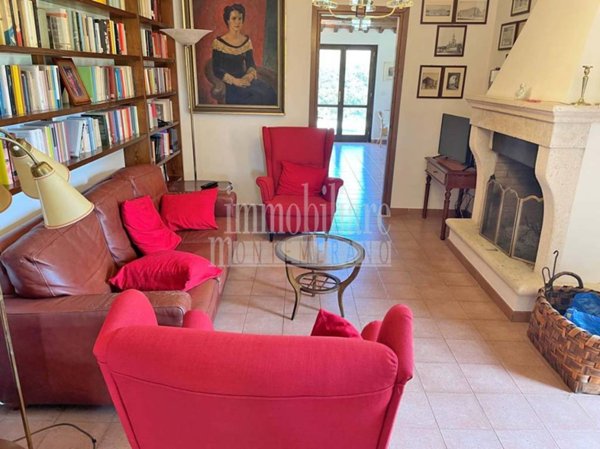 casa indipendente in vendita a Manciano in zona Saturnia