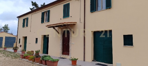 casa indipendente in vendita a Manciano in zona Saturnia