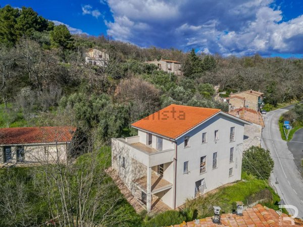 casa indipendente in vendita a Manciano