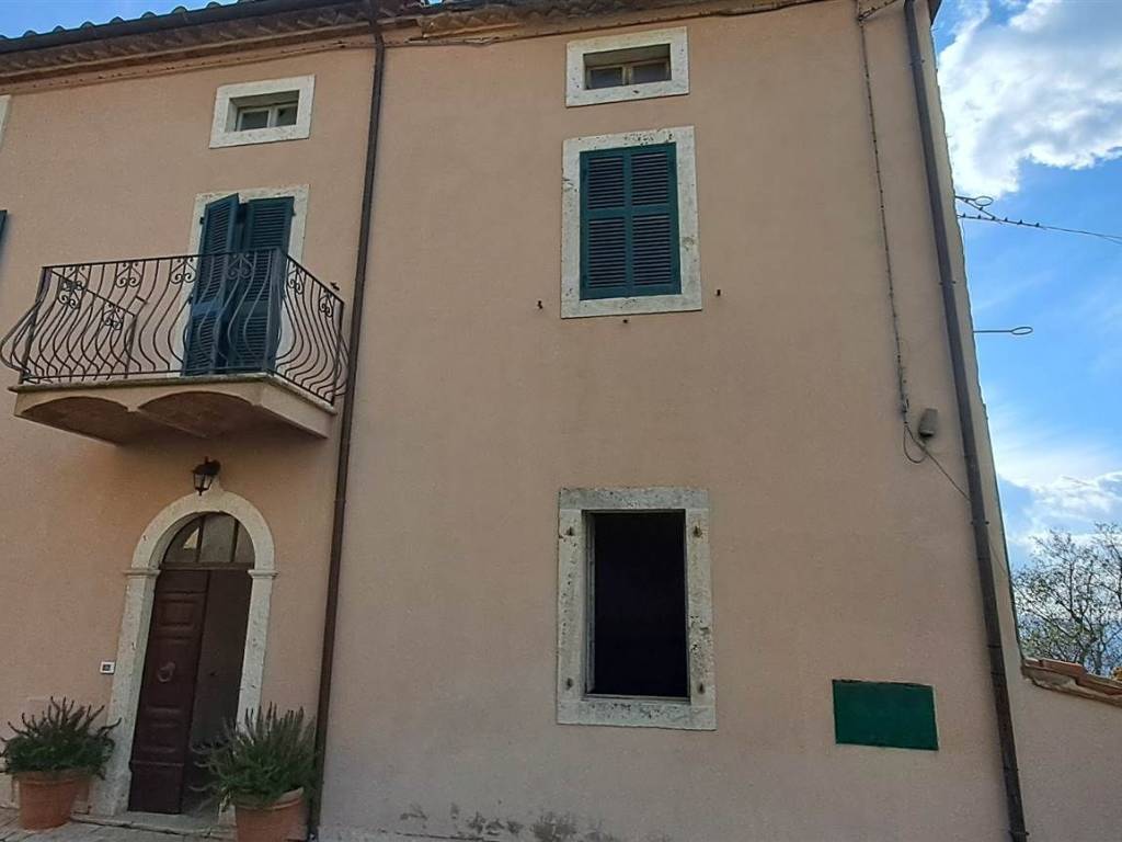 casa indipendente in vendita a Manciano in zona Poggio Murella