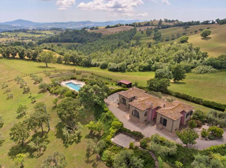casa indipendente in vendita a Manciano in zona Saturnia
