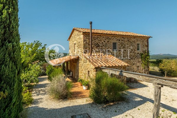 casale in vendita a Manciano in zona Saturnia