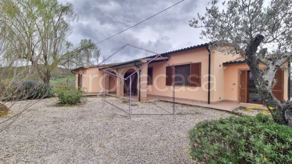 casa indipendente in vendita a Manciano in zona Saturnia