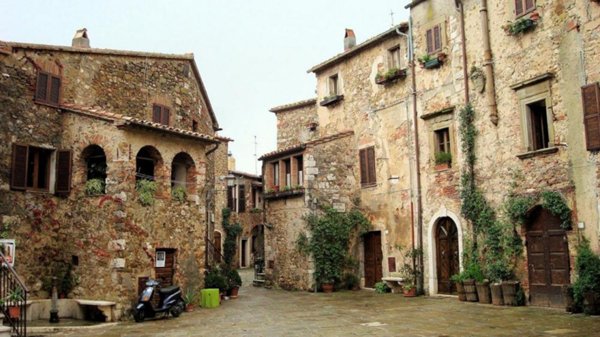 casa indipendente in vendita a Manciano in zona Montemerano