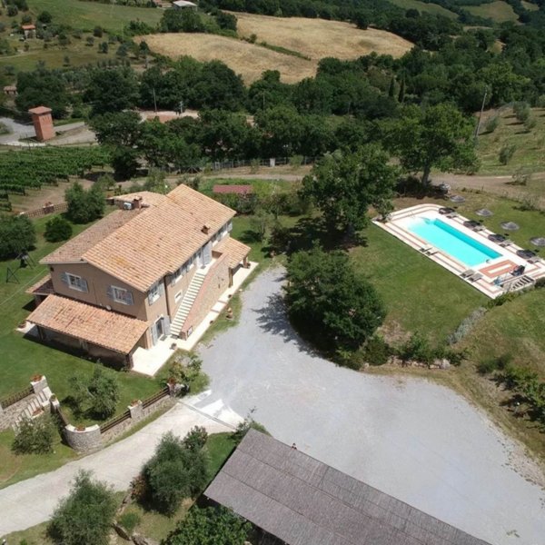 locale di sgombero in vendita a Manciano in zona Saturnia