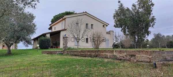 casa indipendente in vendita a Manciano