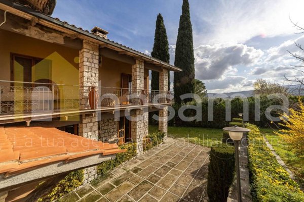 casa indipendente in vendita a Manciano in zona Saturnia