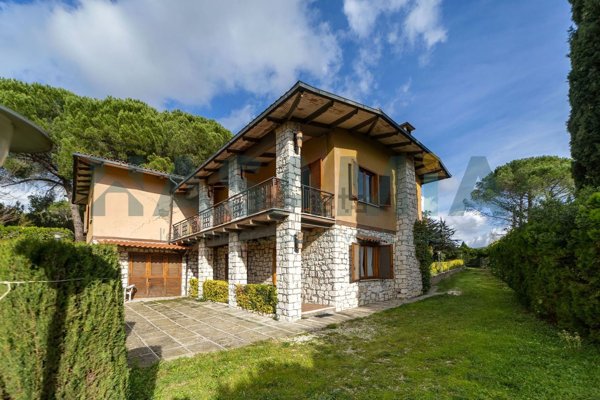casa indipendente in vendita a Manciano in zona Saturnia