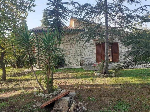 casa indipendente in vendita a Manciano