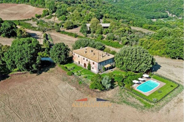 villa in vendita a Manciano in zona Saturnia