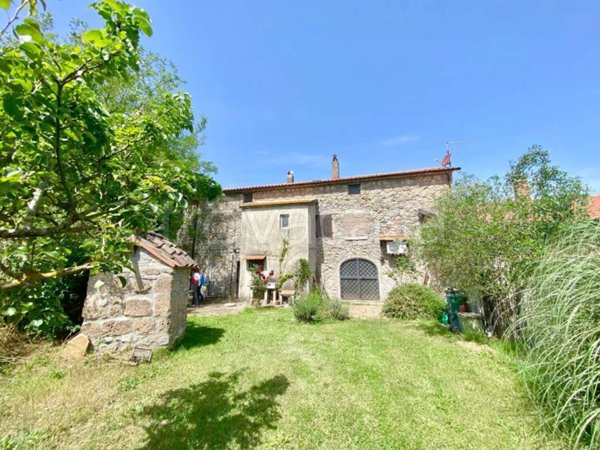 casa indipendente in vendita a Manciano in zona Saturnia