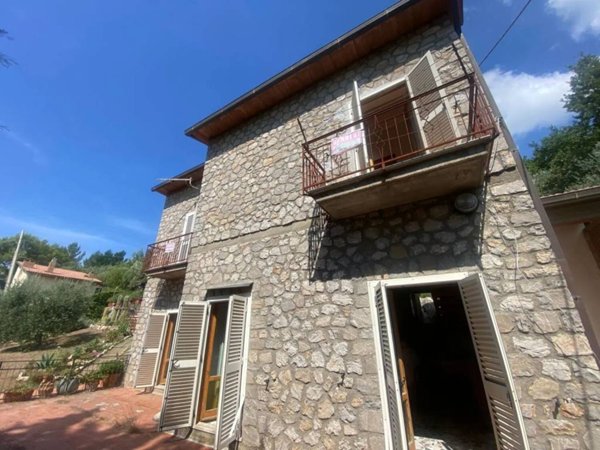 casa indipendente in vendita a Manciano in zona Capanne