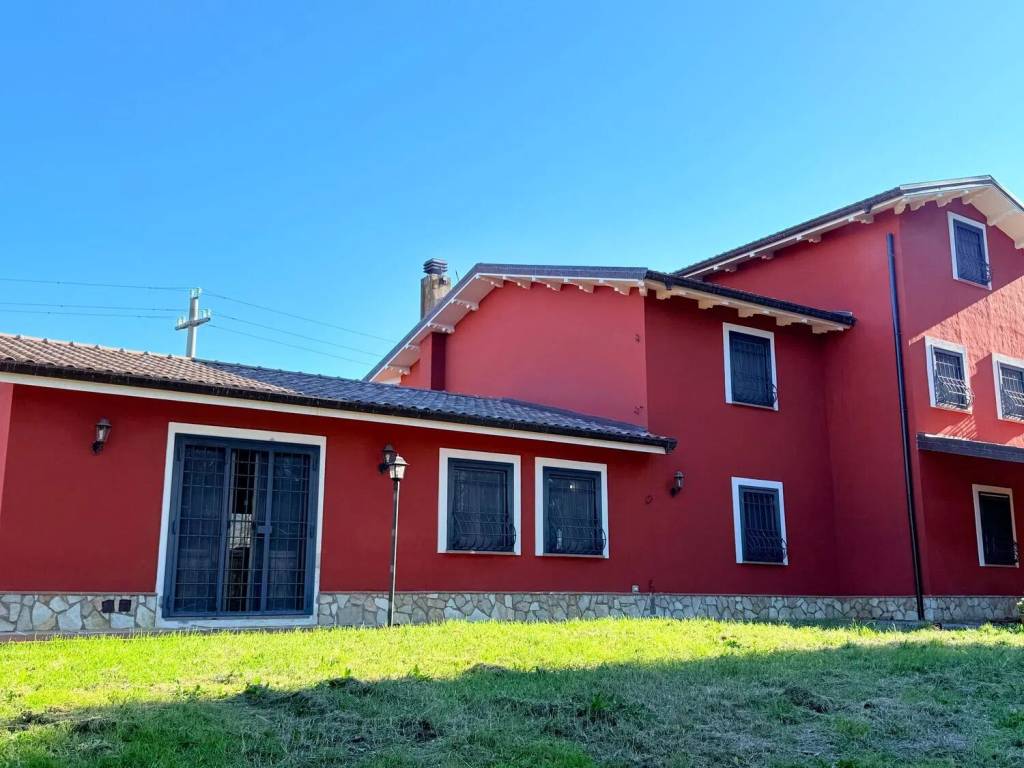 casa indipendente in vendita a Manciano in zona Saturnia