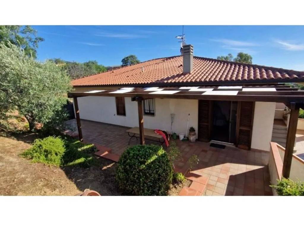 casa indipendente in vendita a Manciano in zona Saturnia
