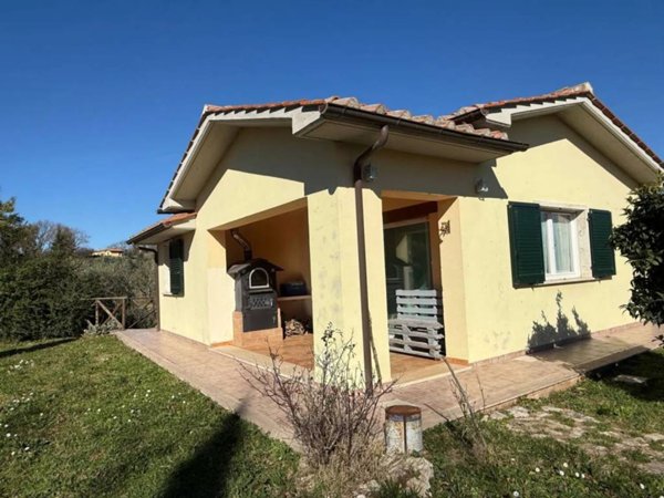 casa indipendente in vendita a Manciano