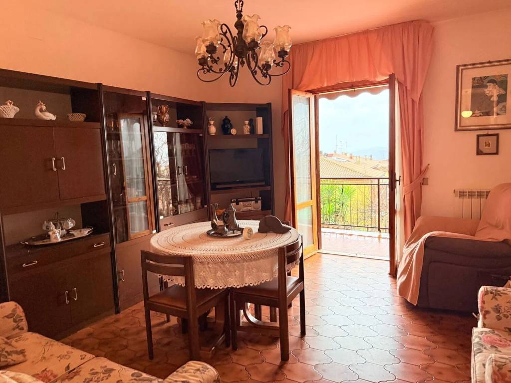 appartamento in vendita a Manciano in zona Saturnia
