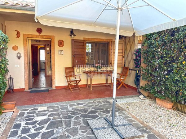 appartamento in vendita a Manciano in zona Saturnia