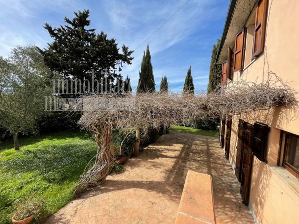 casale in vendita a Manciano in zona Saturnia