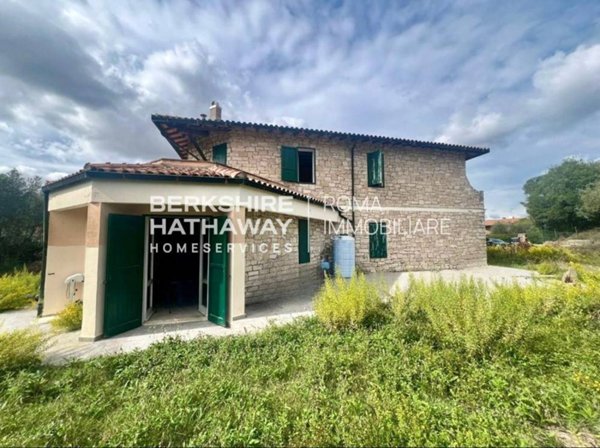 casa indipendente in vendita a Manciano in zona Saturnia