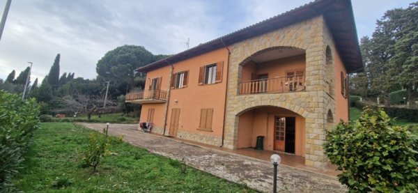 casa indipendente in vendita a Manciano