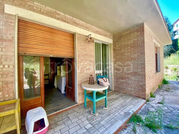 casa indipendente in vendita a Manciano