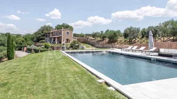 casa indipendente in vendita a Manciano in zona Saturnia