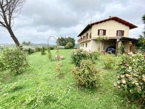 casa indipendente in vendita a Manciano in zona Saturnia