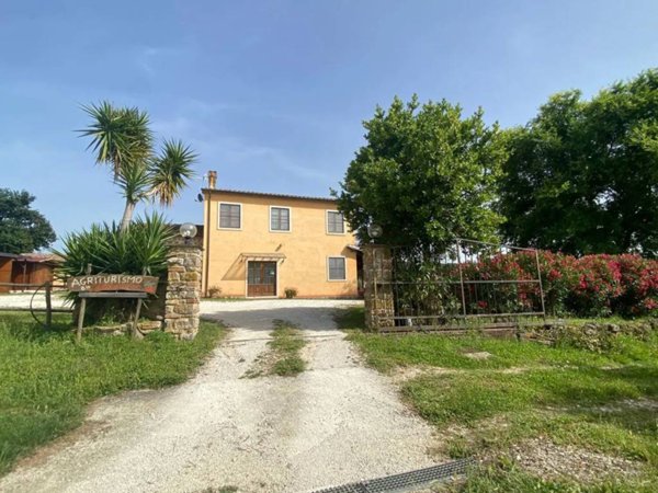 casa indipendente in vendita a Manciano in zona Montemerano