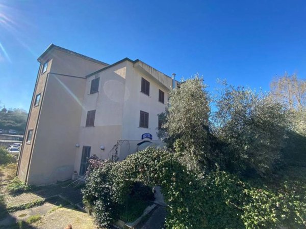 intera palazzina in vendita a Manciano in zona Saturnia