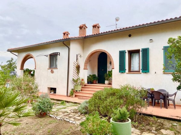 casa indipendente in vendita a Manciano in zona Montemerano
