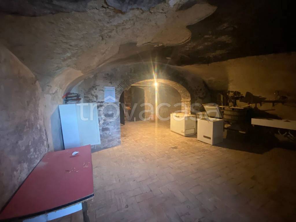 negozio in vendita a Manciano in zona Saturnia
