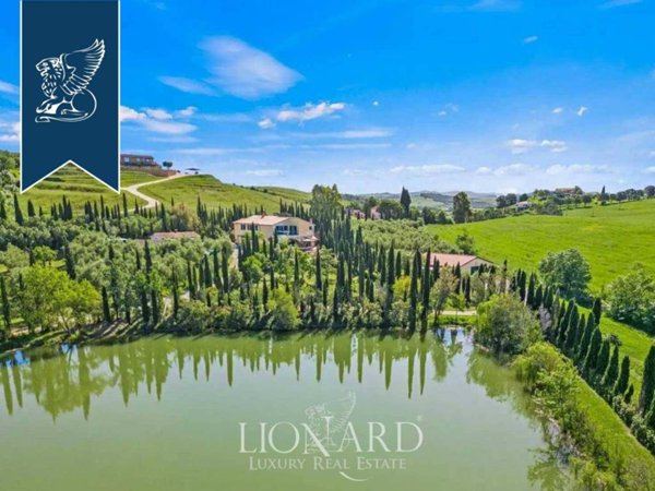 negozio in vendita a Manciano