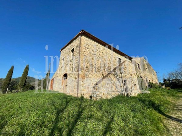 casale in vendita a Manciano