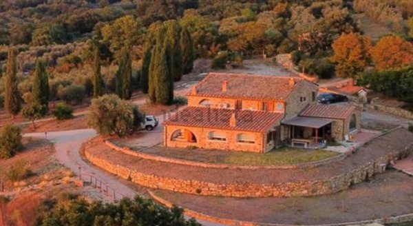 casa indipendente in vendita a Manciano in zona Saturnia