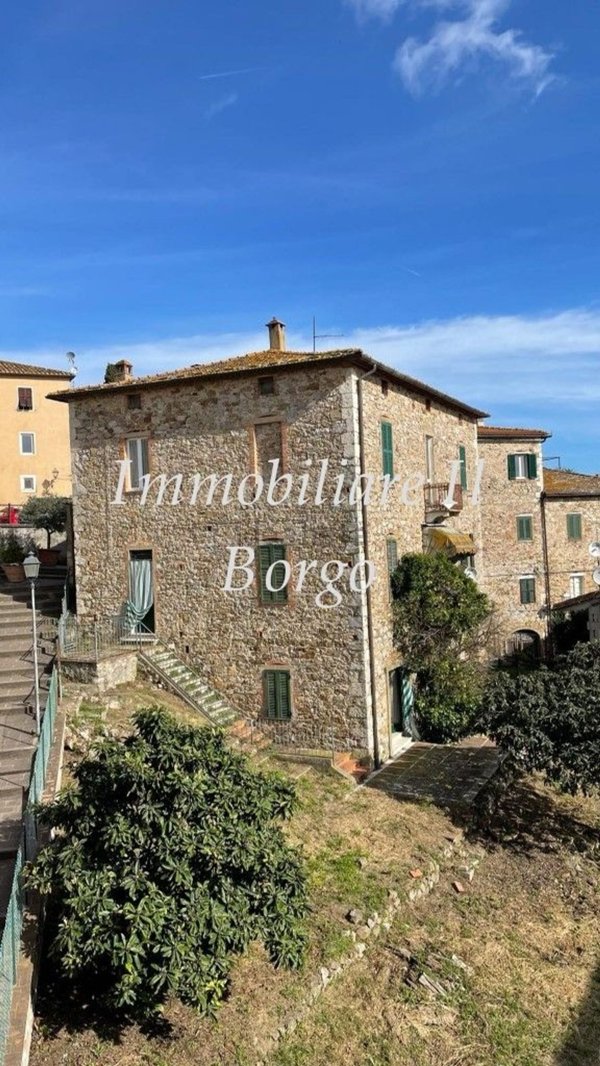 appartamento in vendita a Manciano in zona Montemerano