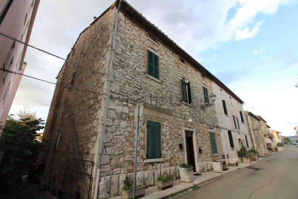 appartamento in vendita a Manciano in zona Saturnia
