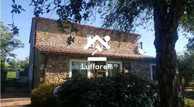 locale di sgombero in vendita a Manciano