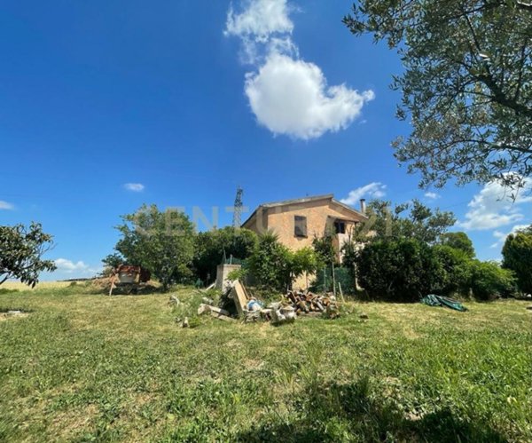 casa indipendente in vendita a Manciano in zona Saturnia