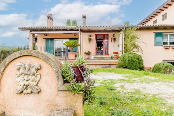 casa indipendente in vendita a Manciano in zona Saturnia