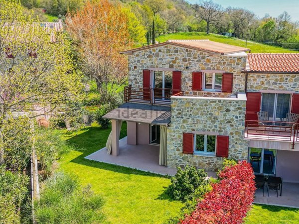 casa indipendente in vendita a Manciano
