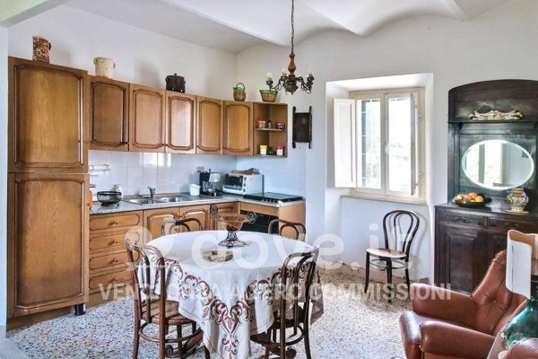 appartamento in vendita a Manciano in zona Saturnia