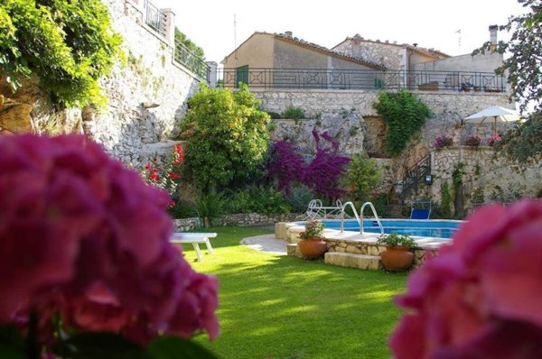 casa indipendente in vendita a Manciano in zona Saturnia