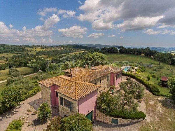 casa indipendente in vendita a Manciano