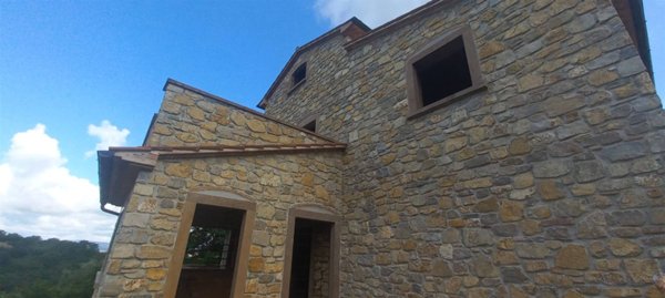 casa indipendente in vendita a Manciano in zona Saturnia