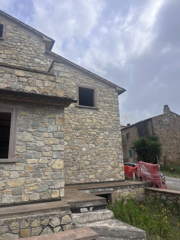casa indipendente in vendita a Manciano in zona Poggio Murella