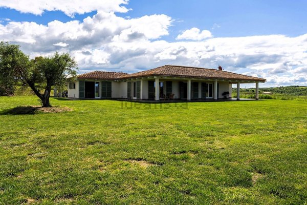 casa indipendente in vendita a Manciano in zona Marsiliana
