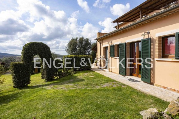 casa indipendente in vendita a Manciano in zona Saturnia