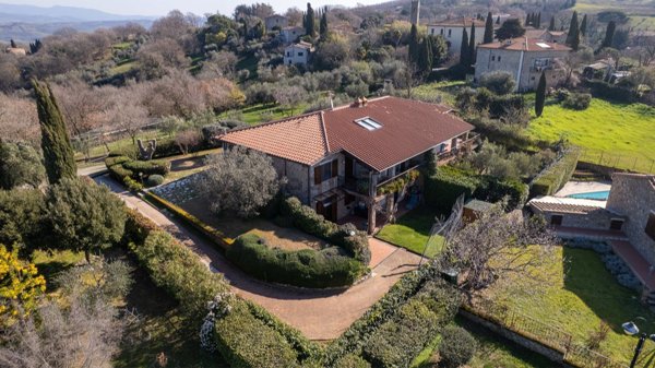 casa indipendente in vendita a Manciano in zona Montemerano